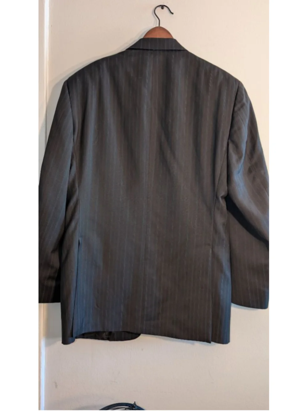 Kenneth Cole Gray Pinstripe Sport Coat 40R, Mens